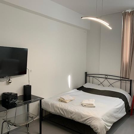 Holodek Apartments Ground & Semibasement Athens Ngoại thất bức ảnh